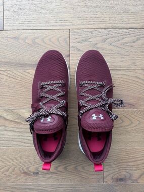 Under Armour Burgundy Sneakers/Runners